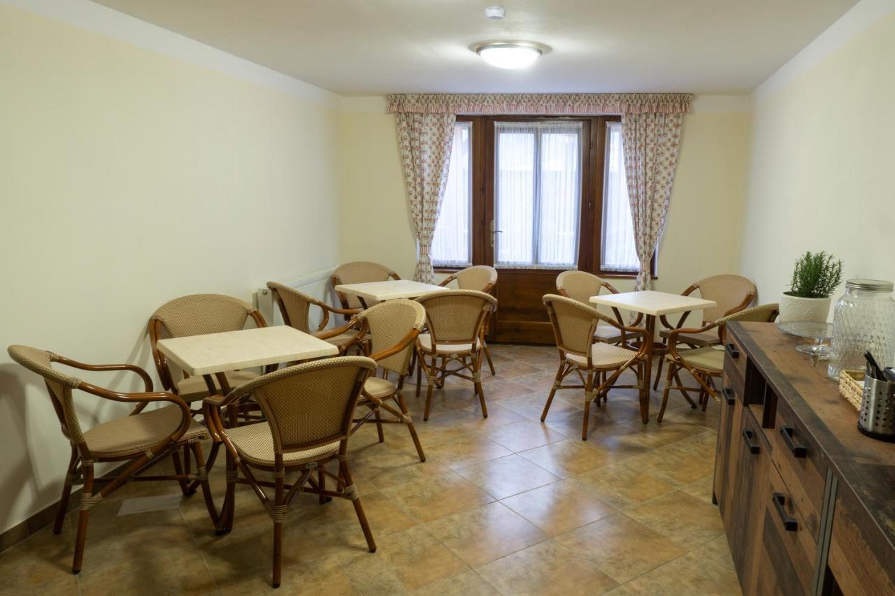 Penzion Ruze Benesov nad Ploucnici Buitenkant foto