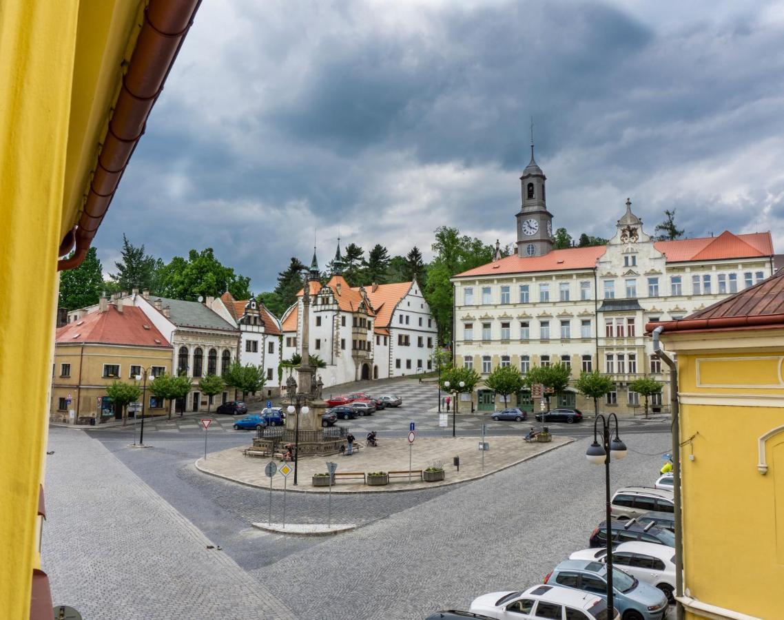 Penzion Ruze Benesov nad Ploucnici Buitenkant foto