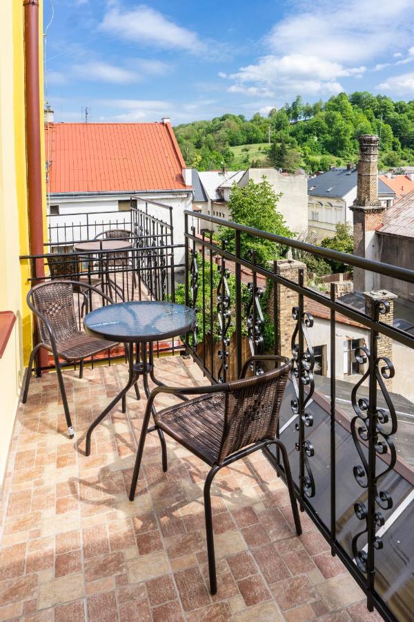 Penzion Ruze Benesov nad Ploucnici Buitenkant foto
